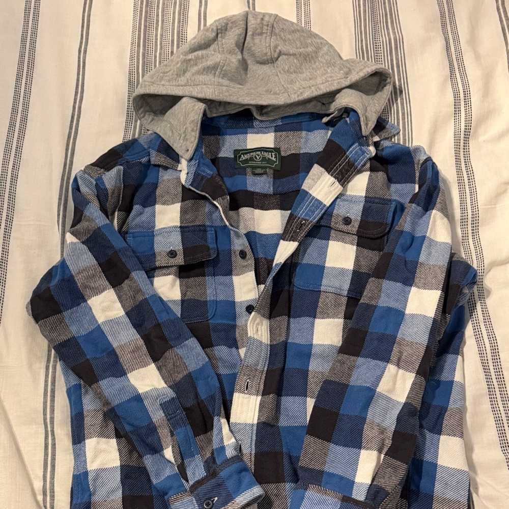 American Eagle Outfitters Blue and Black Plaid Casual Button Down Shirt
